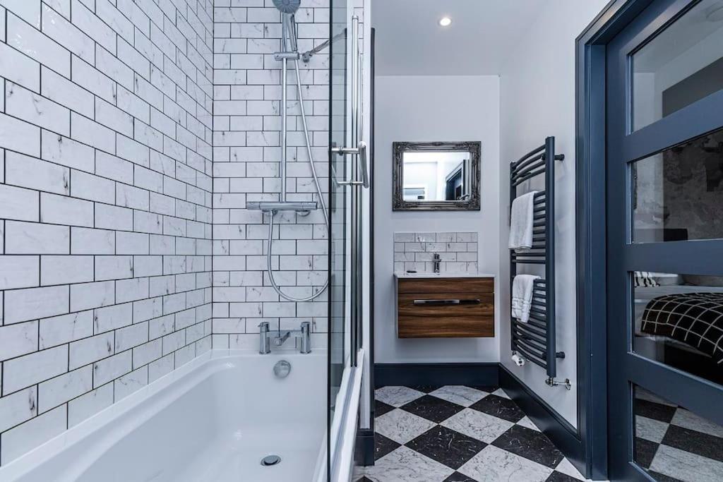 Bootique House - Luxury Group Accommodation In Wakefield Exterior foto